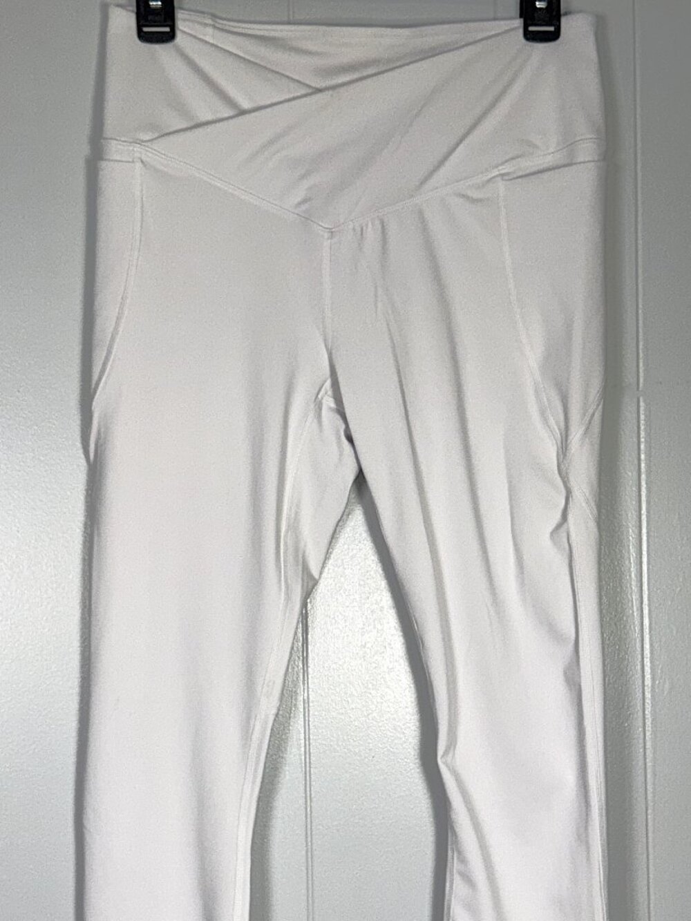 Fabletics High-Waisted Oasis Pureluxe Crossover 7/8 Stretch White Legging Pant M